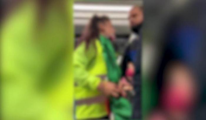 Una dottoressa viene aggredita dai no Green Pass.