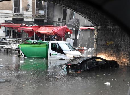 >>>/ NUBIFRAGIO A CATANIA, UN UOMO È MORTO ANNEGATO