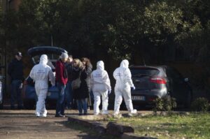 Anziana trovata morta a Milano, aveva i polsi legati