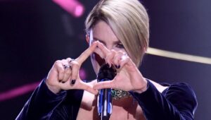 104818212 09ee4fd8 14fb 47fd b969 b74796fe70aa